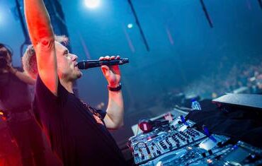 Armin Van Buuren - COMUCOSAS