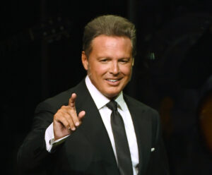 Luis Miguel, La Serie - 2da temporada- Netflix - COMUCOSAS